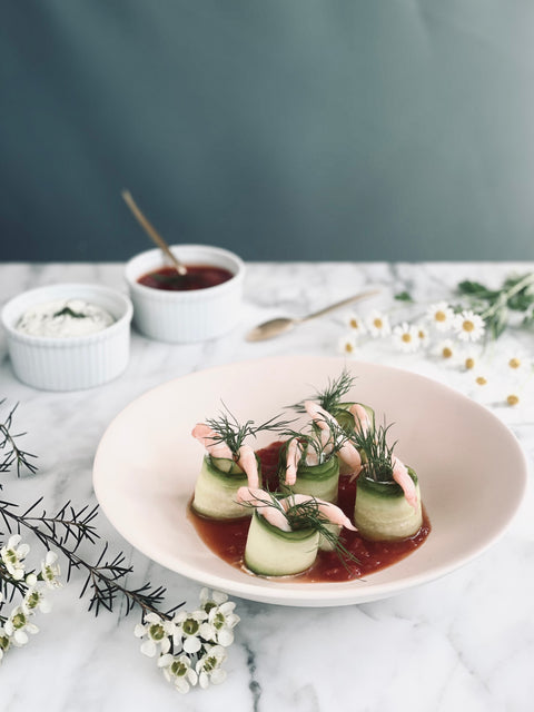 Cucumber roll with prawns and tomato sauce